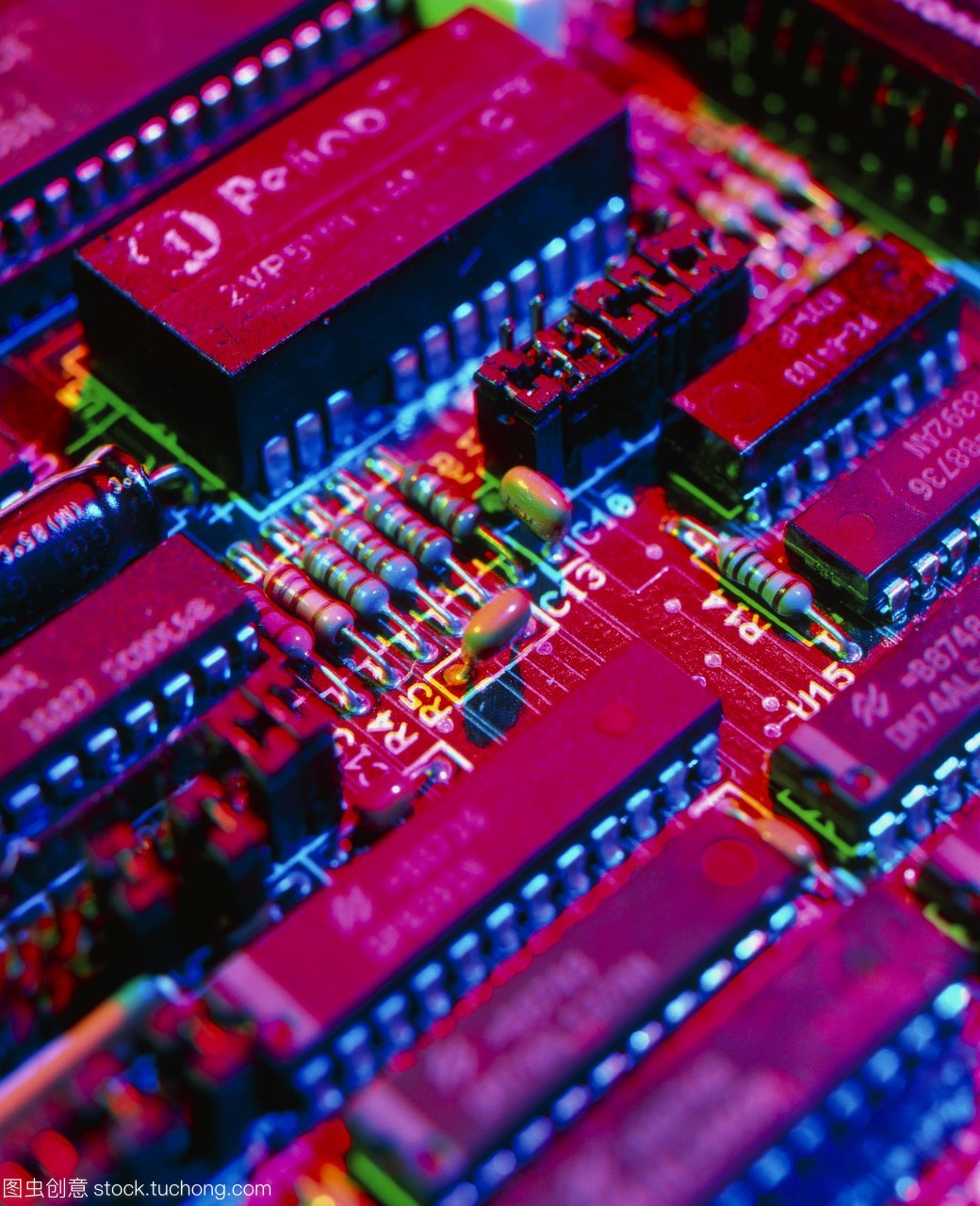 PCB電路的奧秘 從原理到與應(yīng)用